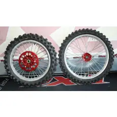 Direktkauf Honda Radsatz komplett Nabe rot NEU CRF250 14-19/CRF450 13-19 aus CRF250 18