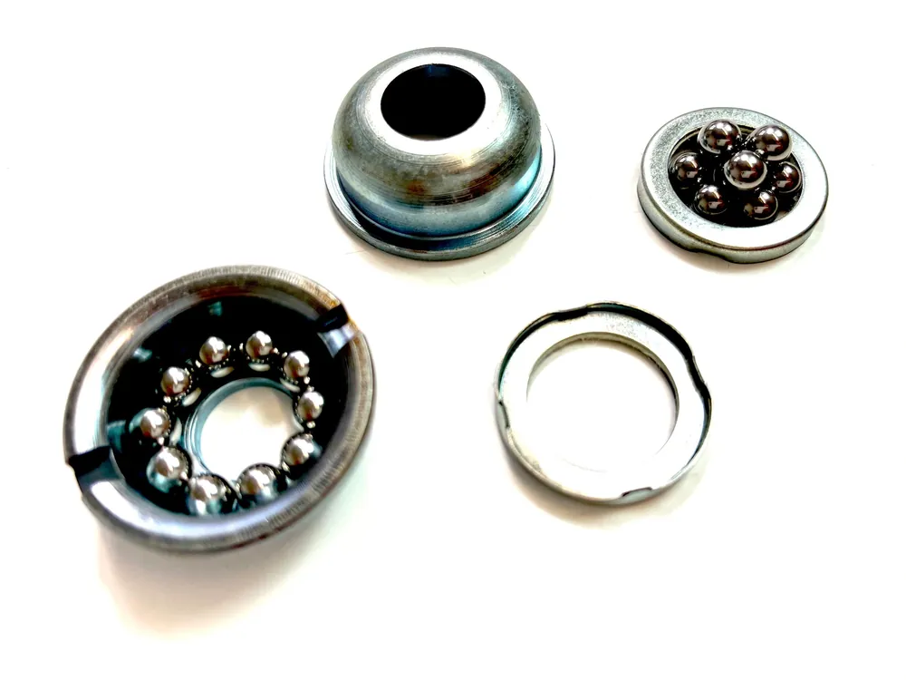 Mega-Angebot 2x Lagerschalen 2x Staubdeckel M11 Vorderachse inkl. Kugeln Hercules Prima 2 3 4 5 MX1